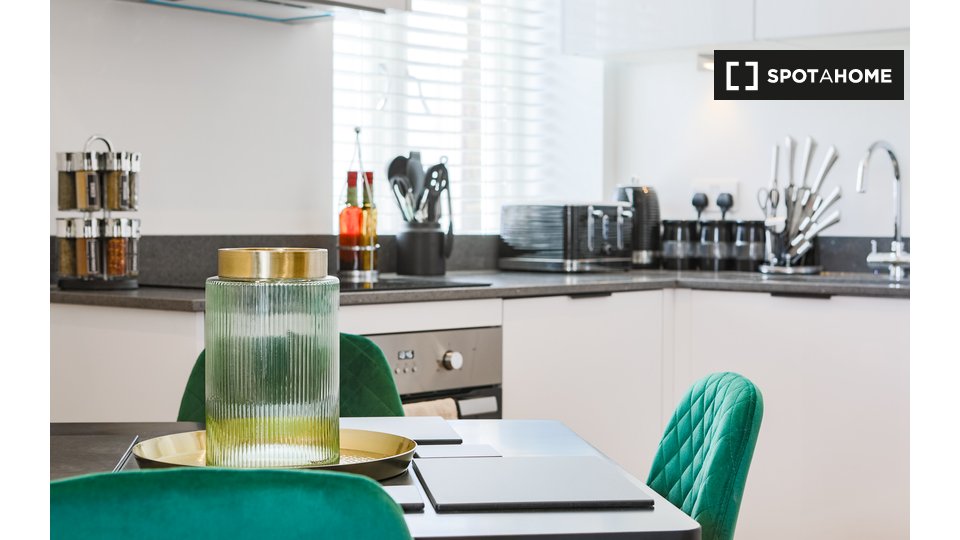 Immagine 4 di Appartamento in affitto  in Church St a Staines