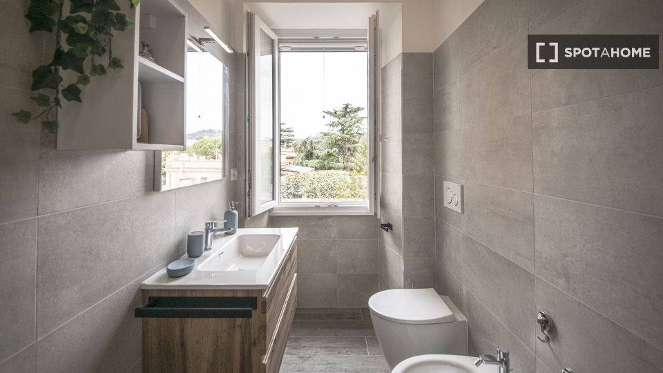 Immagine 4 di Appartamento in affitto  in Via Donatello a Roma