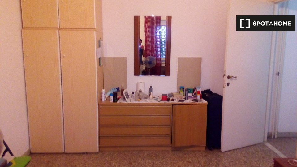 Immagine 4 di Camera condivisa in affitto  in Via Giuseppe Arimondi a Roma