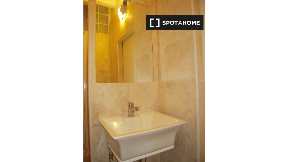 Immagine 11 di Ufficio in affitto  in Via Palestro a Bologna