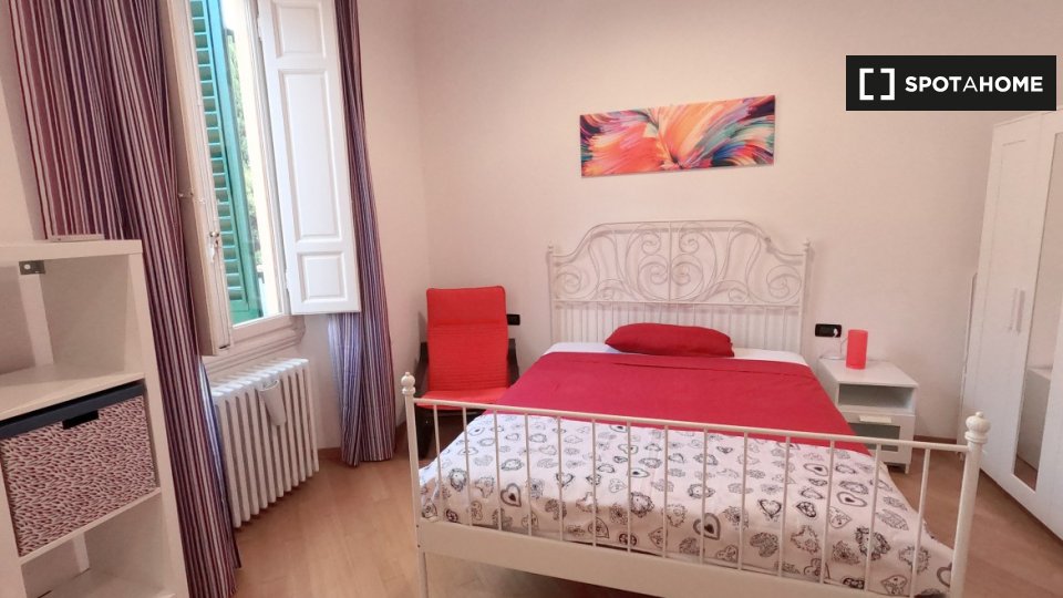 Immagine 2 di Camera condivisa in affitto  in Via IX Febbraio a Firenze