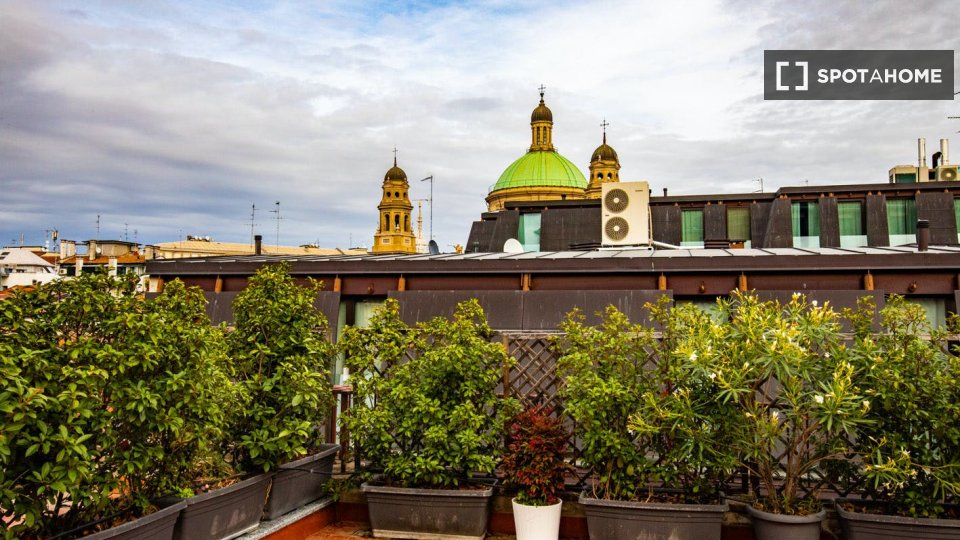 Immagine 4 di Appartamento in affitto  in Via dei Piatti a Milano