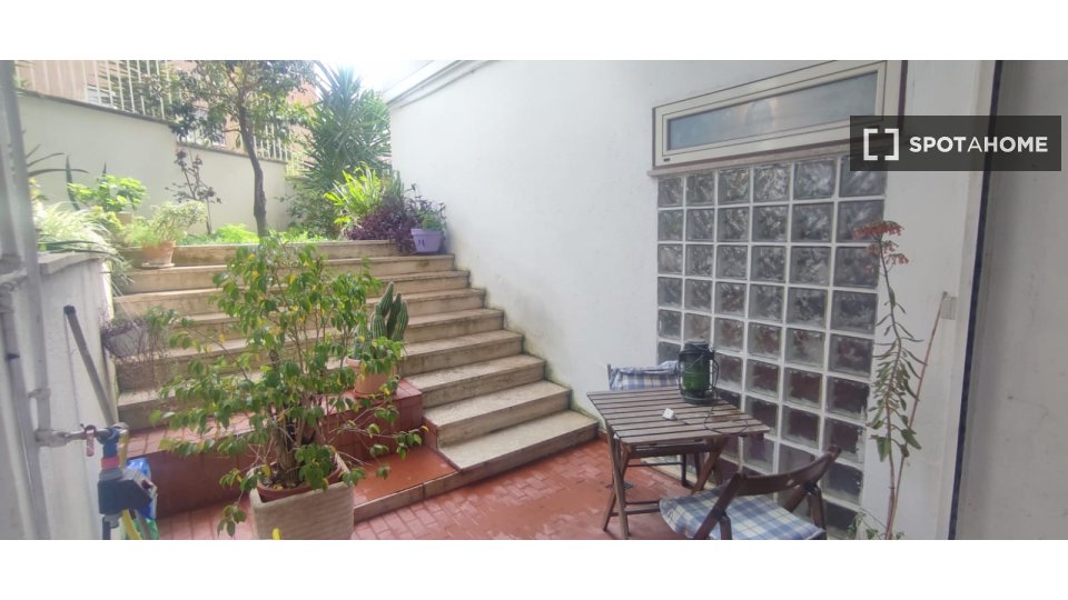 Immagine 18 di Ufficio in affitto  in Via S. Pio V a Roma