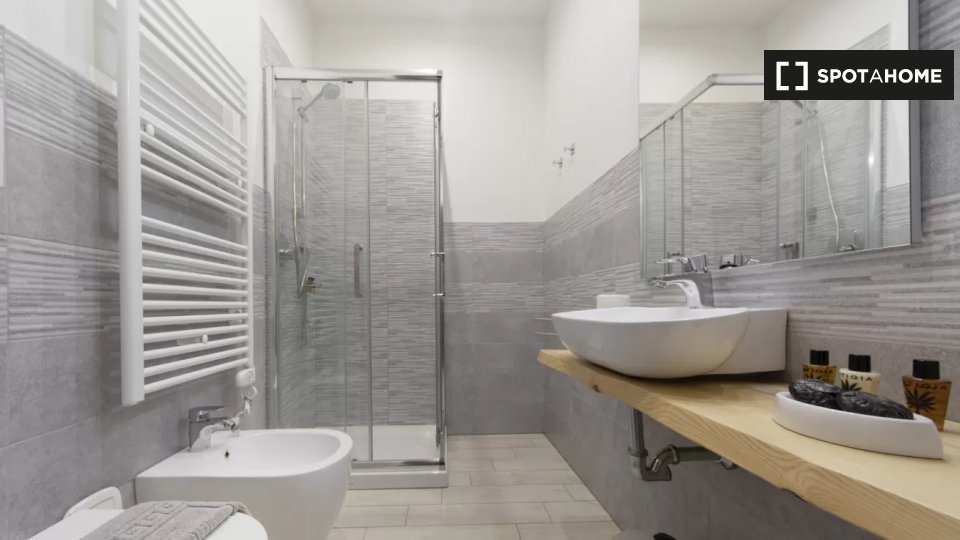 Immagine 12 di Appartamento in affitto  in Via Cairoli a Bologna