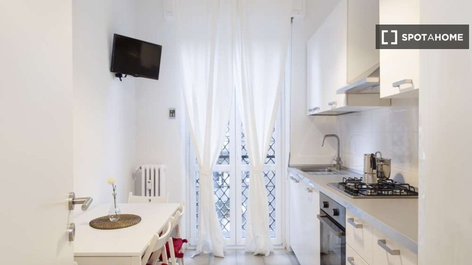 Immagine 13 di Camera condivisa in affitto  in Via Dei Mandorli Milan a Buccinasco