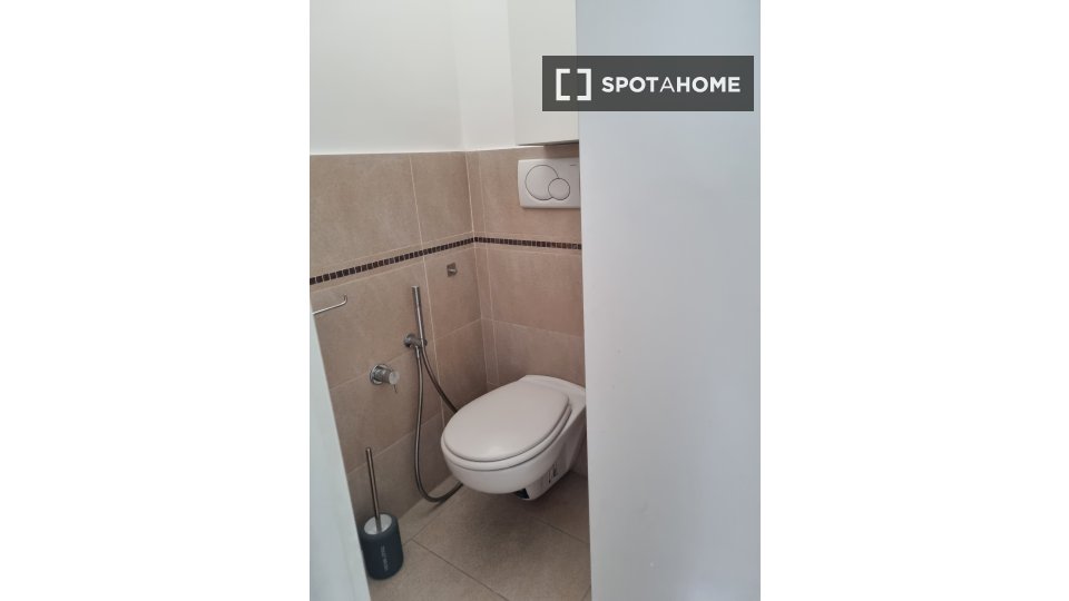 Immagine 14 di Appartamento in affitto  in Via Montesilvano a Roma