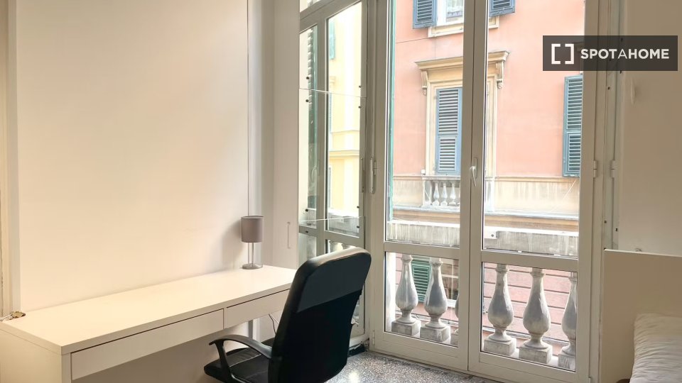 Immagine 17 di Camera condivisa in affitto  in Via Caffaro a Genova