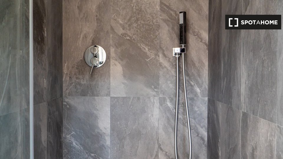 Immagine 19 di Appartamento in affitto  in Via Santa Cecilia a Milano