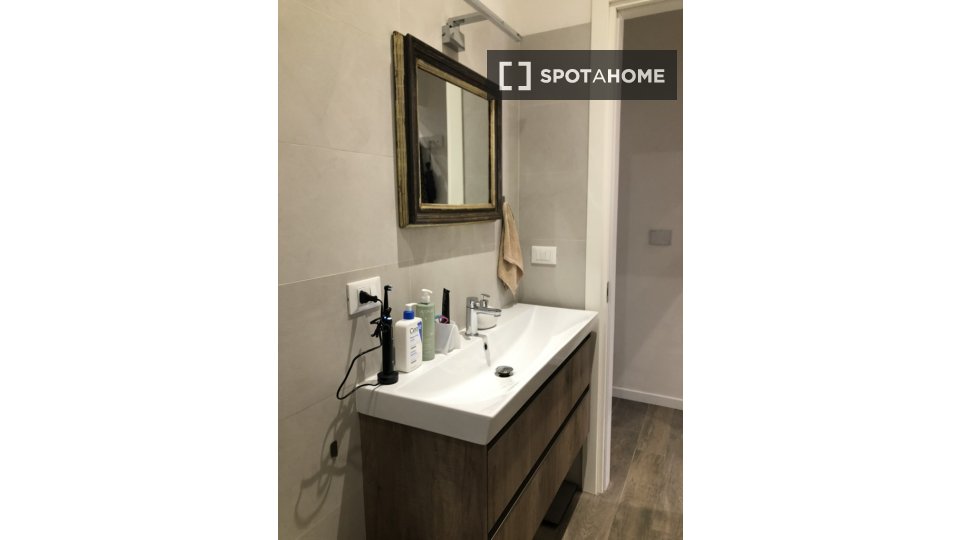 Immagine 4 di Appartamento in affitto  in P.za Aldrovandi a Bologna