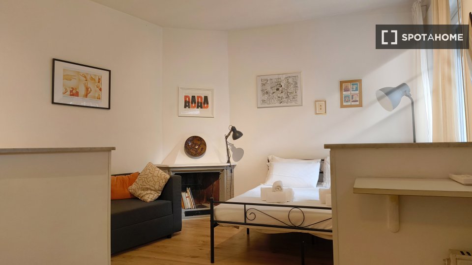 Immagine 12 di Ufficio in affitto  in Via Giovanni De Calvi, 00151 Roma RM, Italy a Roma