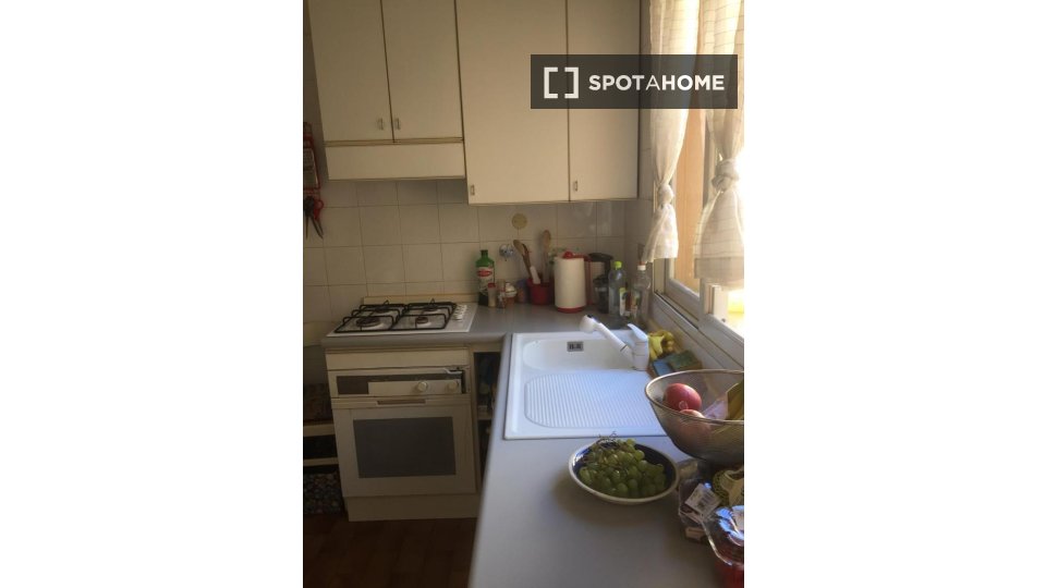 Immagine 12 di Camera condivisa in affitto  in Via Santa Croce a Bologna