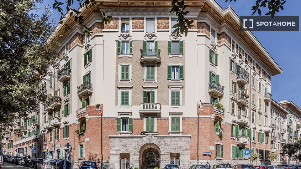 Immagine 19 di Ufficio in affitto  in Via Chiana a Roma