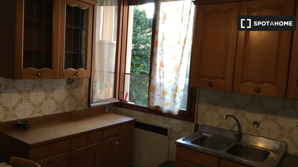 Immagine 6 di Camera condivisa in affitto  in Via Luigi Vestri a Bologna