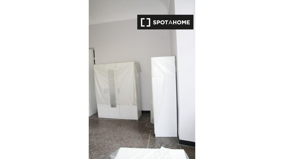 Immagine 7 di Camera condivisa in affitto  in Piazza del Campo a Genova