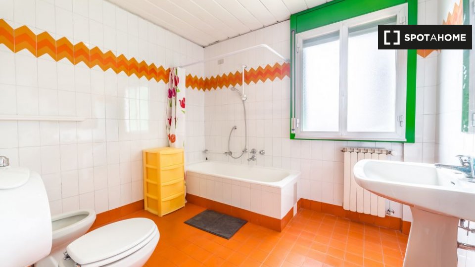 Immagine 11 di Camera condivisa in affitto  in Via del Ponte All'Asse a Firenze