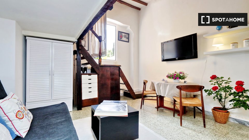 Immagine 6 di Ufficio in affitto  in Via Garibaldi a Roma