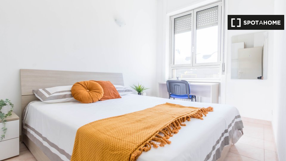 Immagine 2 di Camera condivisa in affitto  in Via Guido Guarini Matteucci a Milano