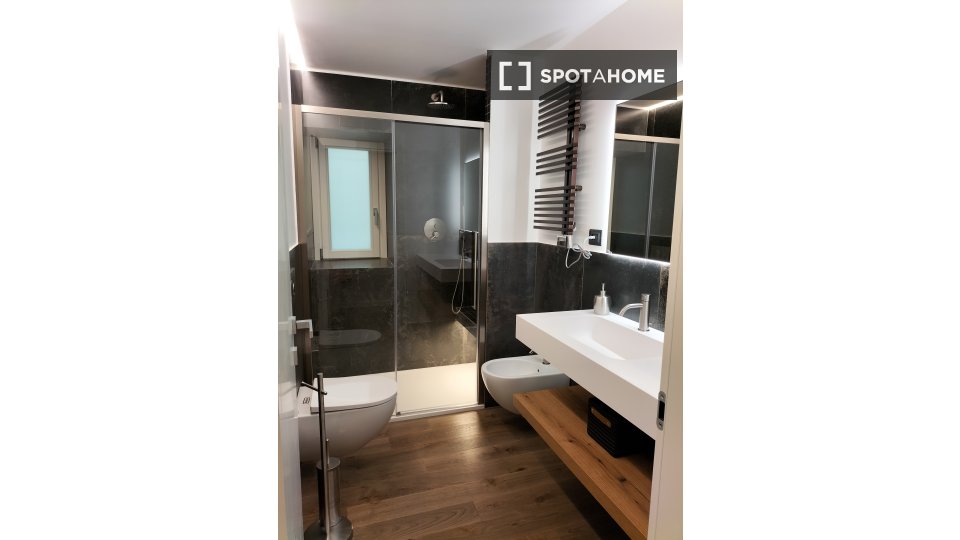 Immagine 7 di Camera condivisa in affitto  in Via S. Luca a Genova