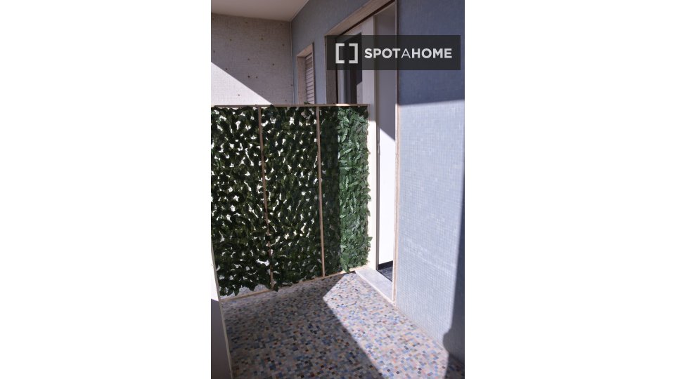 Immagine 10 di Camera condivisa in affitto  in Via dei Passeri a Cagliari