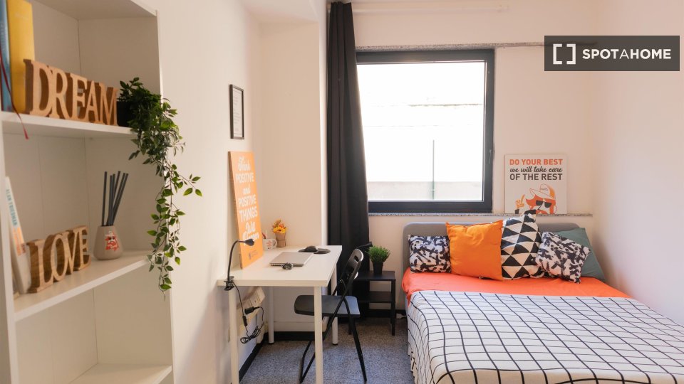 Immagine 11 di Camera condivisa in affitto  in Via Dante a Cagliari