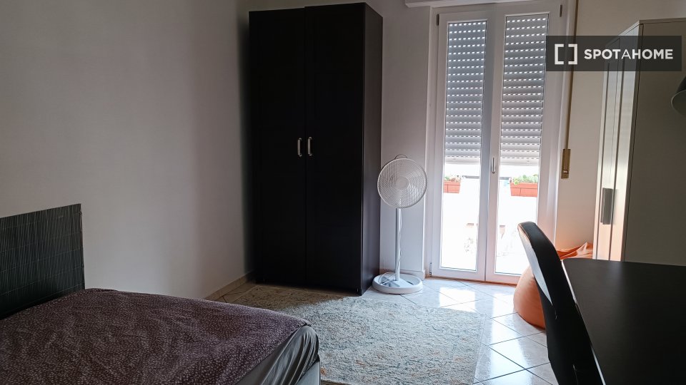 Immagine 4 di Camera condivisa in affitto  in Via Lombardia a Pioltello