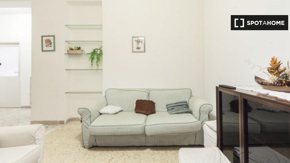 Immagine 10 di Camera condivisa in affitto  in Via Giovanni Targioni Tozzetti a Firenze