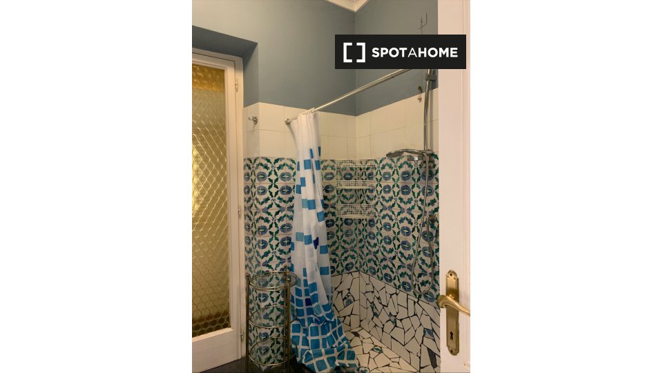 Immagine 9 di Appartamento in affitto  in Via dell'Archetto a Roma