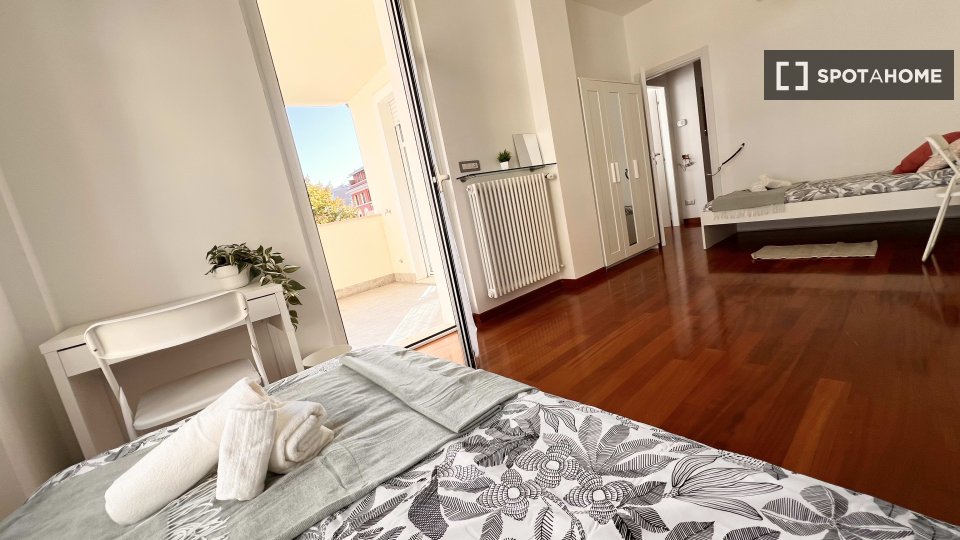 Immagine 17 di Camera condivisa in affitto  in Via Francesco Brioschi a Milano