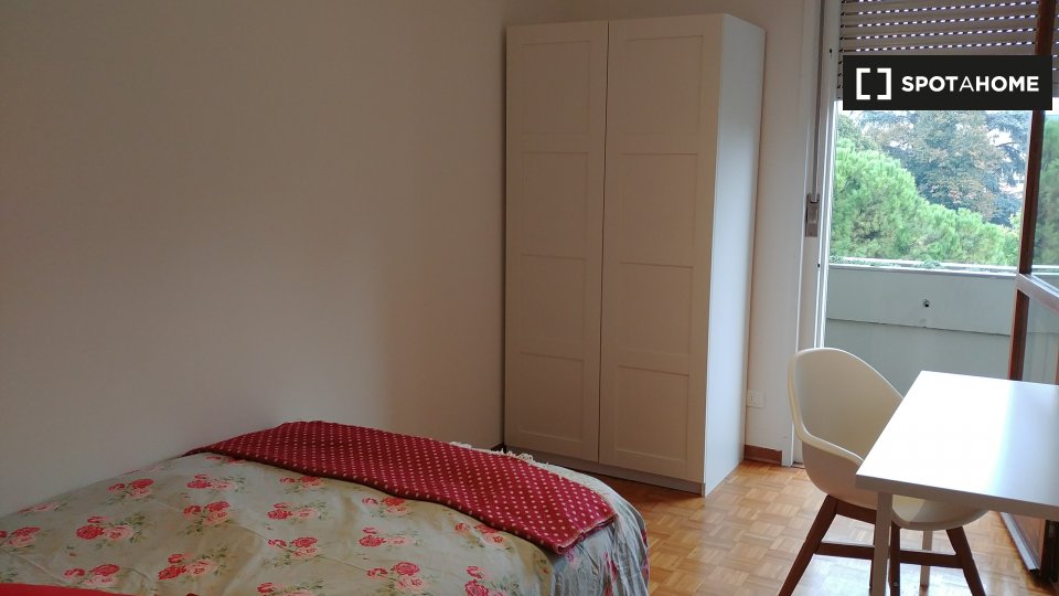 Immagine 18 di Camera condivisa in affitto  in Via Luigi Pellizzo a Padova