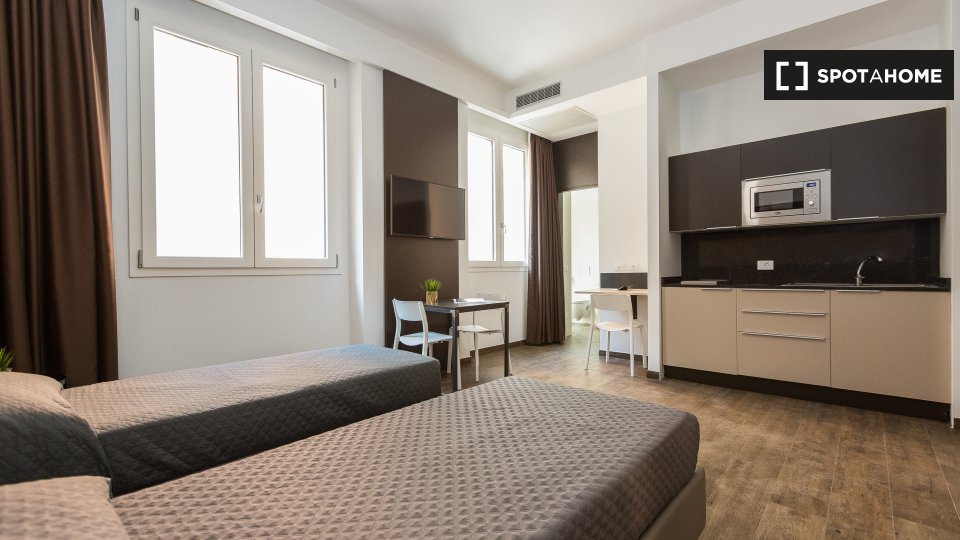 Immagine 5 di Ufficio in affitto  in Via della Marranella a Roma