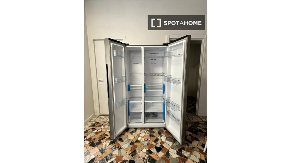 Immagine 12 di Camera condivisa in affitto  in Giovanni Maria a Milano