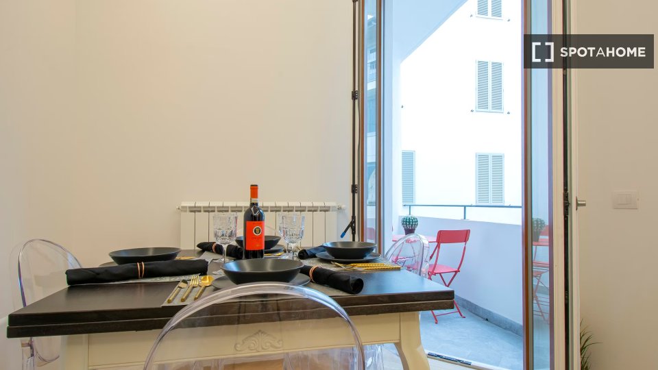 Immagine 2 di Appartamento in affitto  in Via Camillo Cavour a Firenze