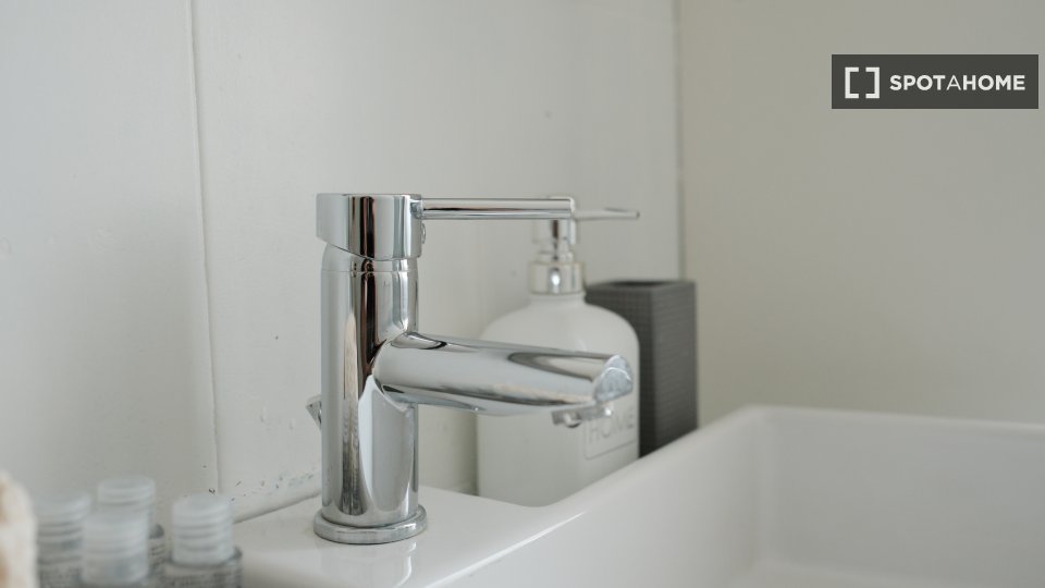 Immagine 12 di Appartamento in affitto  in Via Savona a Milano