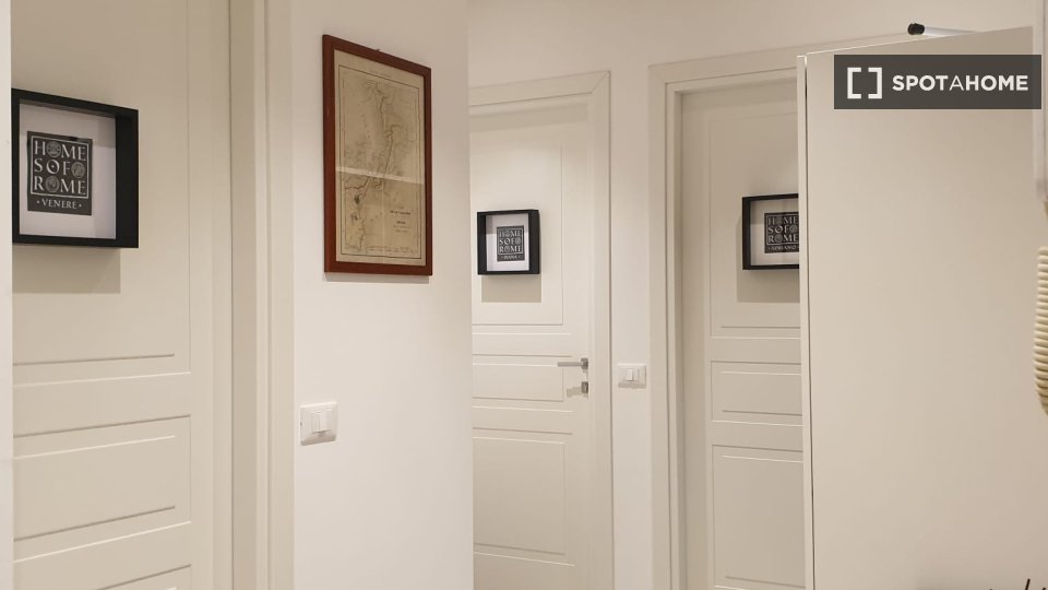 Immagine 1 di Ufficio in affitto  in Via di S. Giovanni in Laterano a Roma