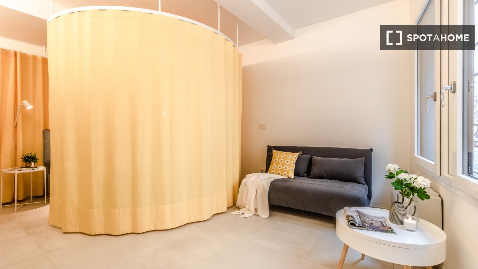 Immagine 1 di Ufficio in affitto  in Via Arienti a Bologna