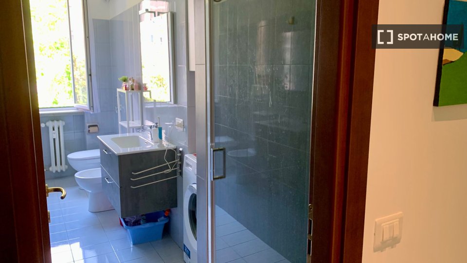 Immagine 5 di Ufficio in affitto  in Via Giambellino a Milano