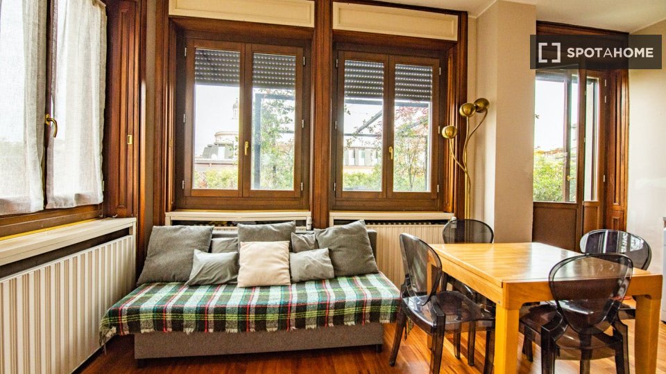 Immagine 8 di Appartamento in affitto  in Via dei Piatti a Milano