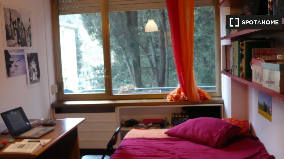 Immagine 2 di Camera condivisa in affitto  in Via Monte Oliveto a Firenze