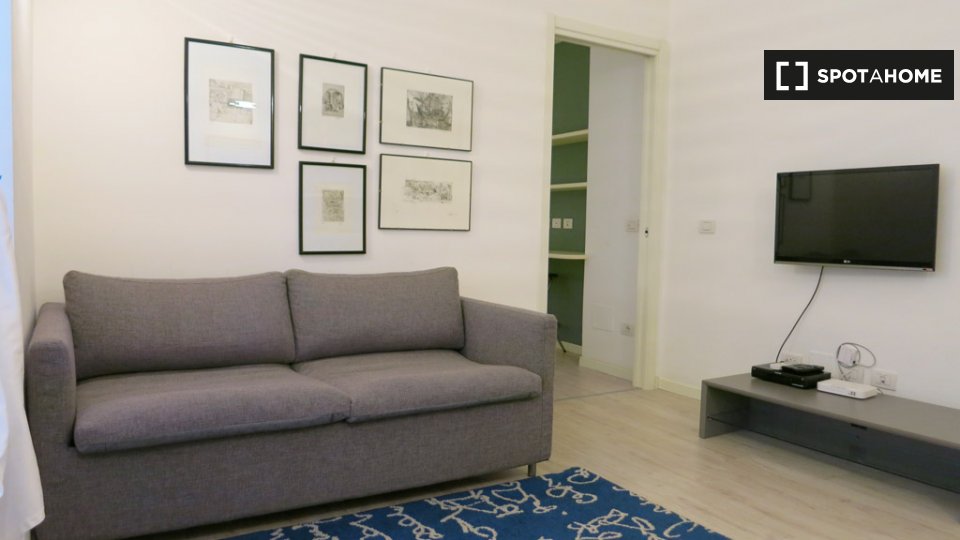 Immagine 2 di Appartamento in affitto  in Via Pontaccio a Milano