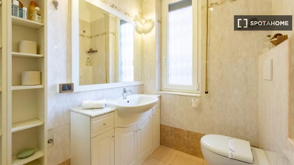 Immagine 19 di Appartamento in affitto  in Via Asolo a Genova