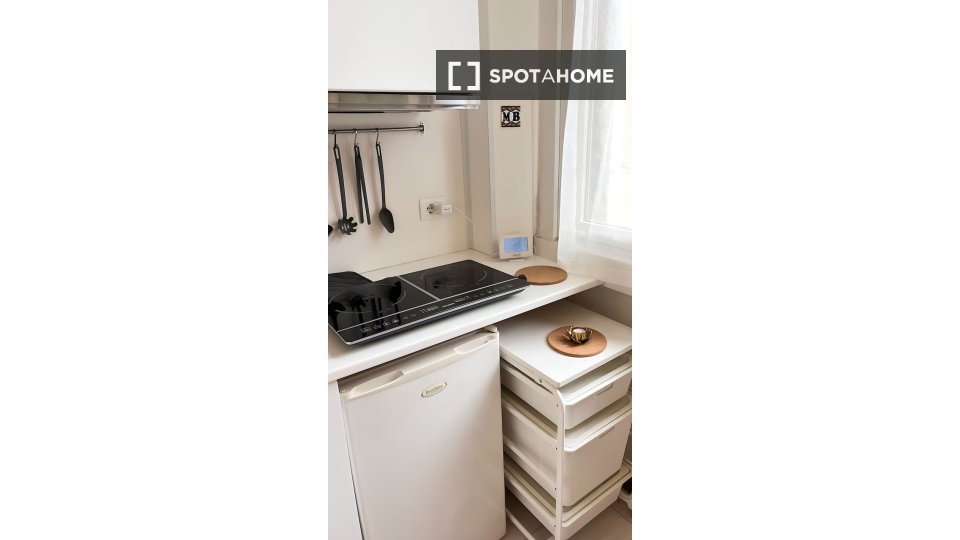 Immagine 10 di Ufficio in affitto  in Via Rubens a Milano