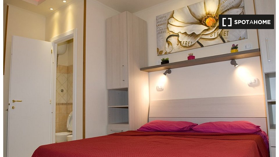 Immagine 9 di Camera condivisa in affitto  in Via Vetulonia a Roma