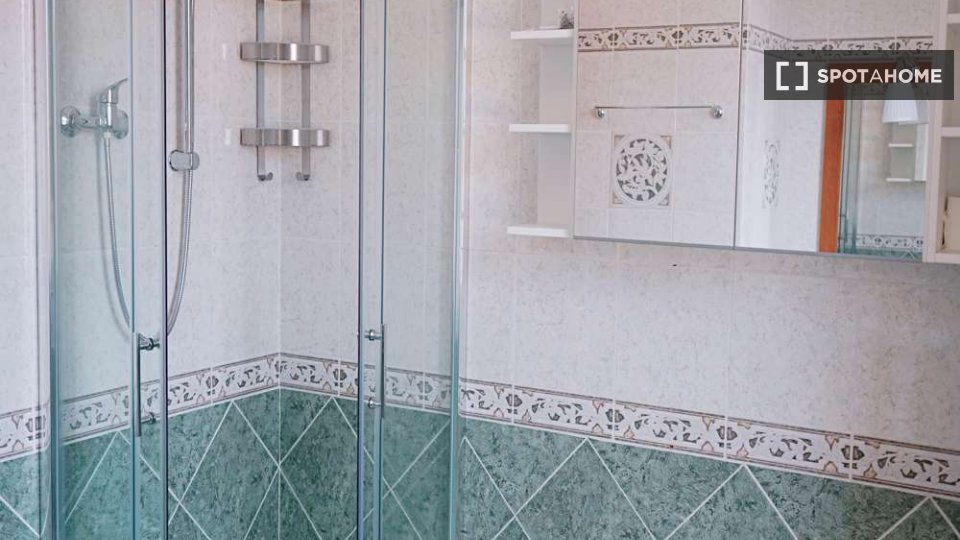 Immagine 15 di Camera condivisa in affitto  in Via Santa Croce a Bologna