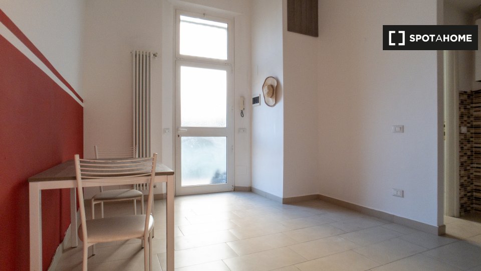 Immagine 18 di Appartamento in affitto  in Via Volvinio a Milano