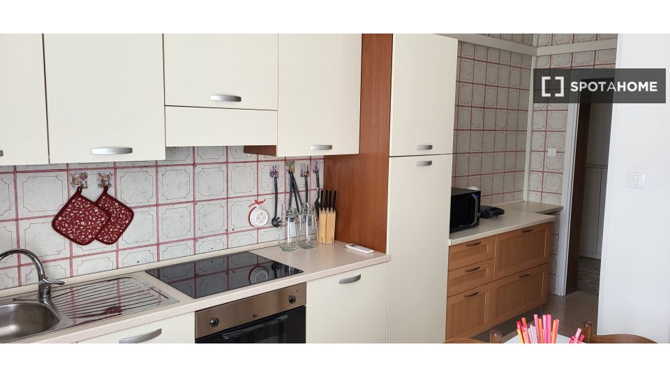 Immagine 2 di Camera condivisa in affitto  in Via Tripoli a Padova