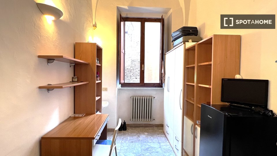 Immagine 1 di Residence in affitto  in Via del Porrione a Siena