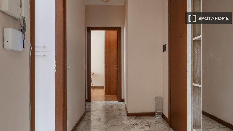 Immagine 12 di Appartamento in affitto  in Viale Campania a Milano