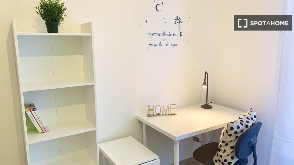 Immagine 8 di Camera condivisa in affitto  in VIALE F. REDI a Firenze