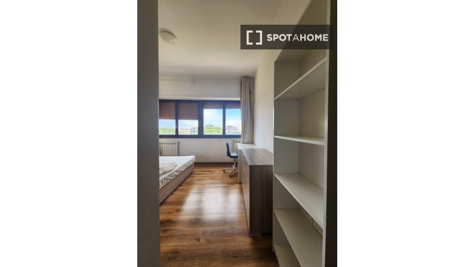 Immagine 19 di Camera condivisa in affitto  in Largo Luigi Antonelli a Roma