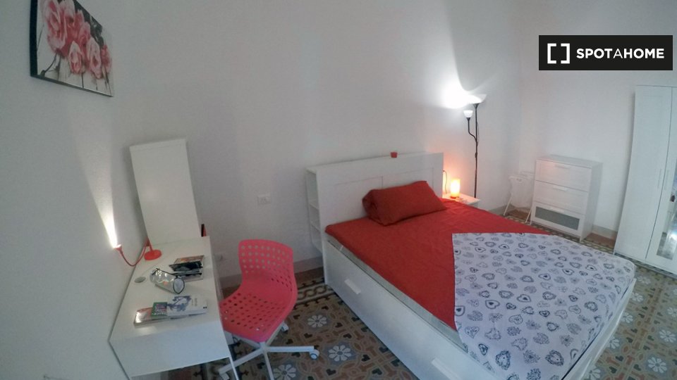 Immagine 3 di Camera condivisa in affitto  in Via Zara a Firenze